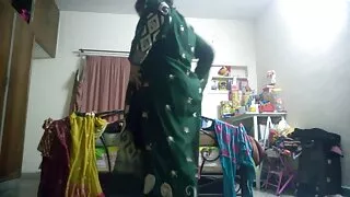 Buxom গরম শ্যামাঙ্গি ...