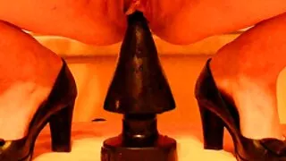 নকল স্তন সহ যৌন-ক্ষু ...