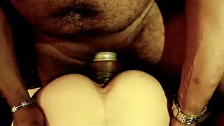সোজা চুলের শ্যামাঙ্গ ...