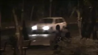 গোলাপী ঠোঙায় বড় টি ...