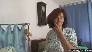 বিস্ময়কর এবং নিশ্চি ...